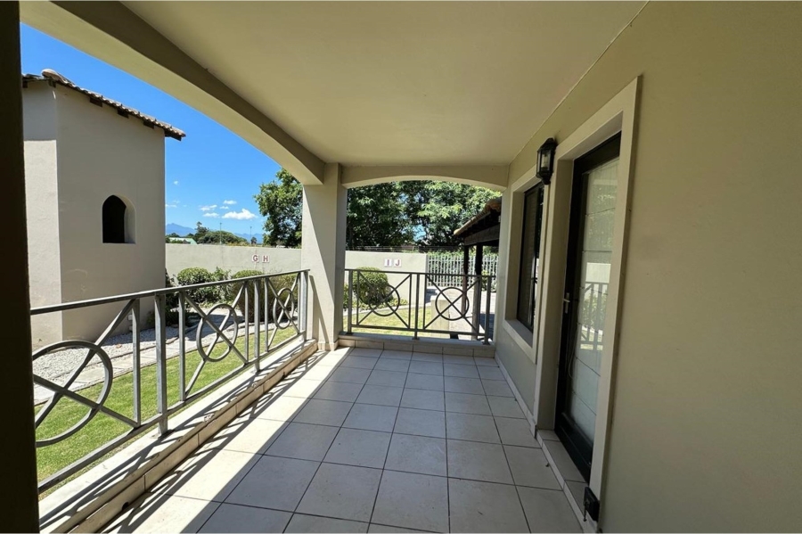 To Let 2 Bedroom Property for Rent in Bowtie Western Cape